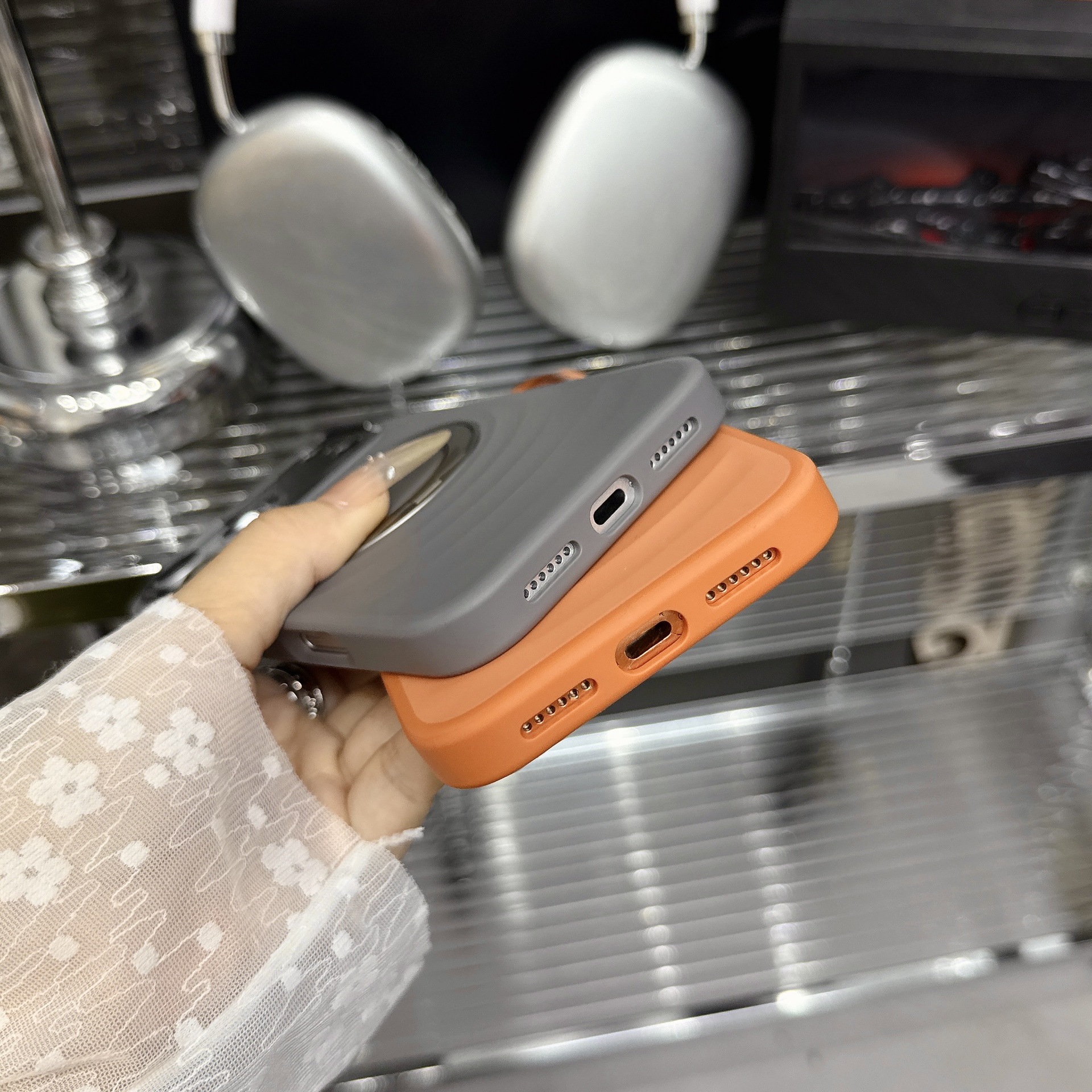 Premium Solid Color Rotating Stand Phone Case For IPhone 17 Promax/16/15/14/13 Magnetic Anti Drop Protective Cover_voghion.com